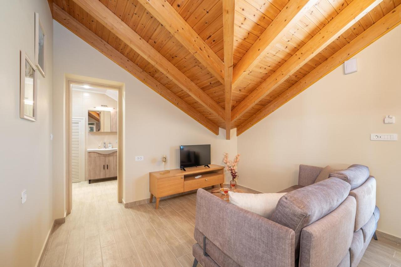 Mimoza'S Apartment Peratáta Екстериор снимка